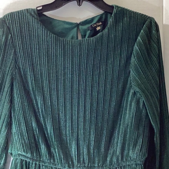 CITY STUDIOS
Juniors' Pleated Bell-sleeve Dress In Hunter Green - Picture 2 of 7